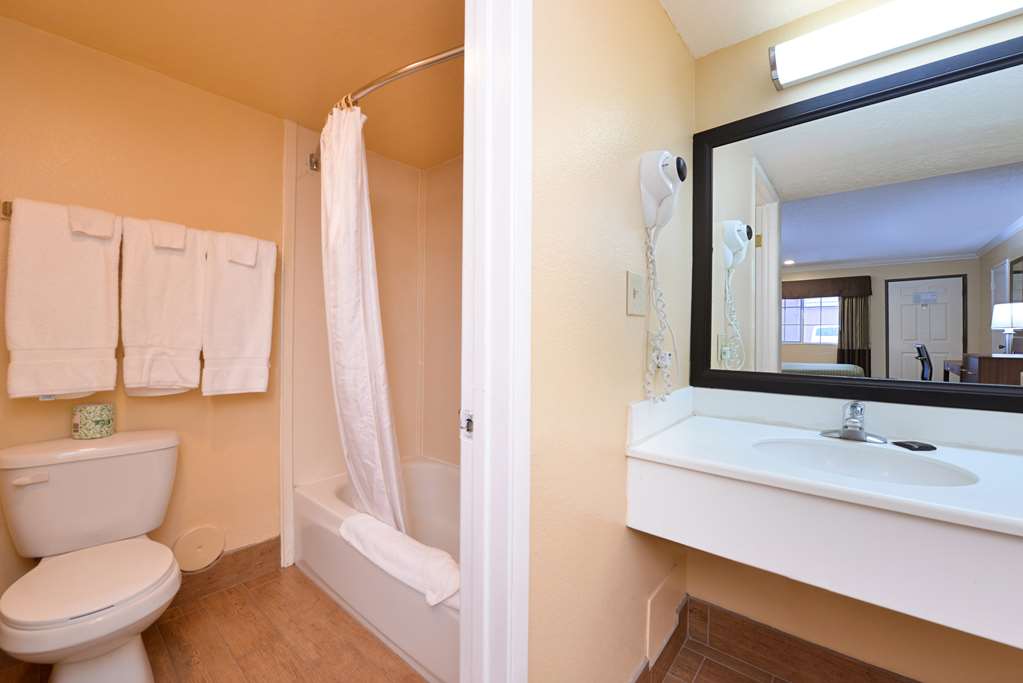 Americas Best Value Inn Azusa Pasadena - photo 20