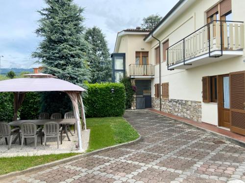 Villa Anna with Pool And Lift — 4-Star Luxury Hotel in Capannori, Italy