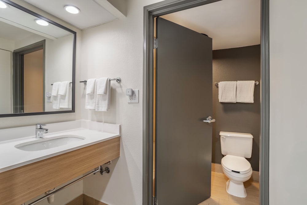 Spark by Hilton Kannapolis - photo 25