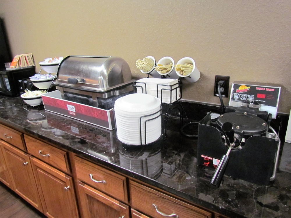 Oak Hill Inn & Suites - photo 62