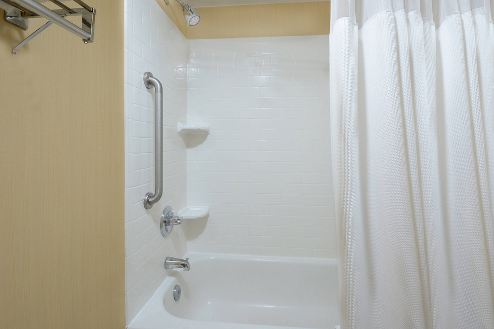 Fairfield Inn & Suites by Marriott Charlottesville North - photo 18