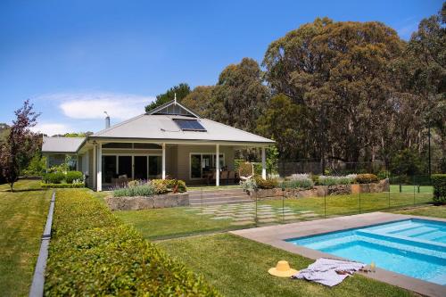 Cooinda - carbon neutral hotel in Trentham