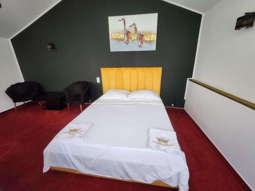 Karma caffe&rooms - carbon neutral hotel in Bucharest