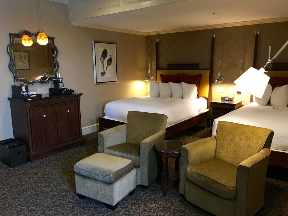 Chestnut Hill Hotel - photo 8