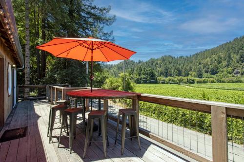 Vinewood Lodge — 4-Star Luxury Hotel in Guerneville, United States