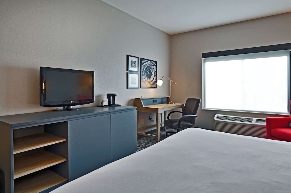 Country Inn & Suites by Radisson Bloomington Normal Airport IL - photo 19