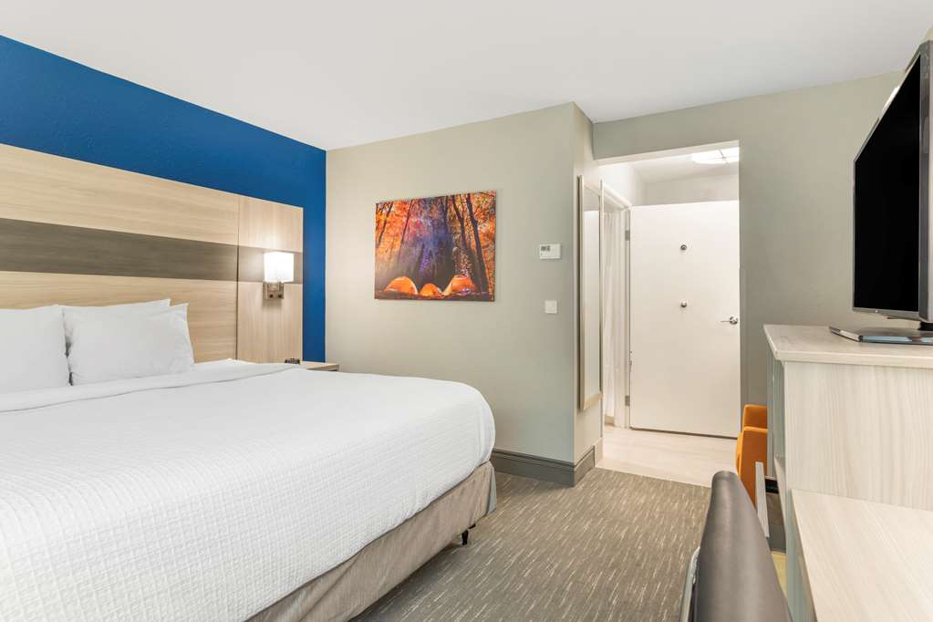 Best Western Plus Magnolia Inn Suites - photo 34