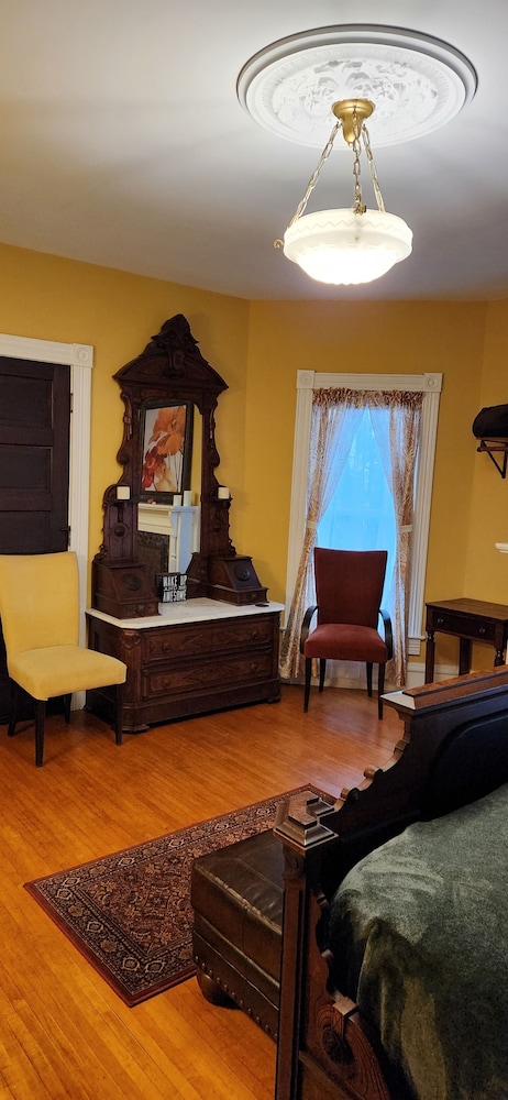 Oaklawn Inn Llc - photo 39