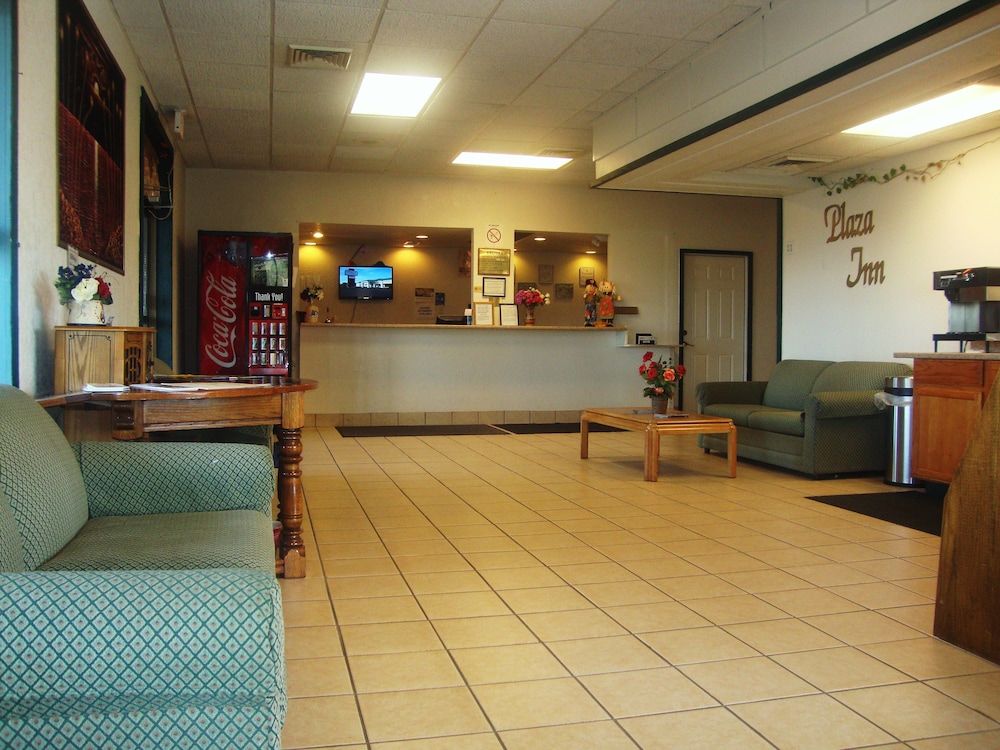 Topeka Plaza Inn - photo 3
