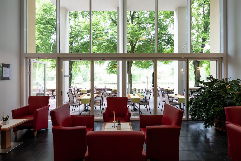 Hotel Mainpromenade — Karlstadt — photo 3