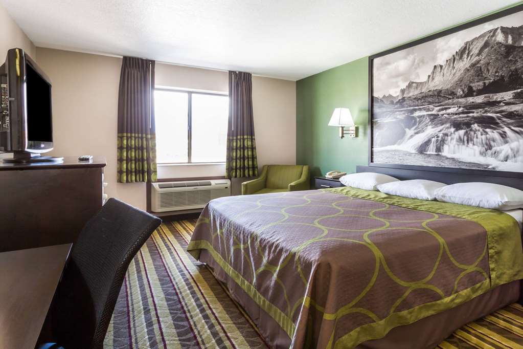 Super 8 by Wyndham Rock Springs - photo 13