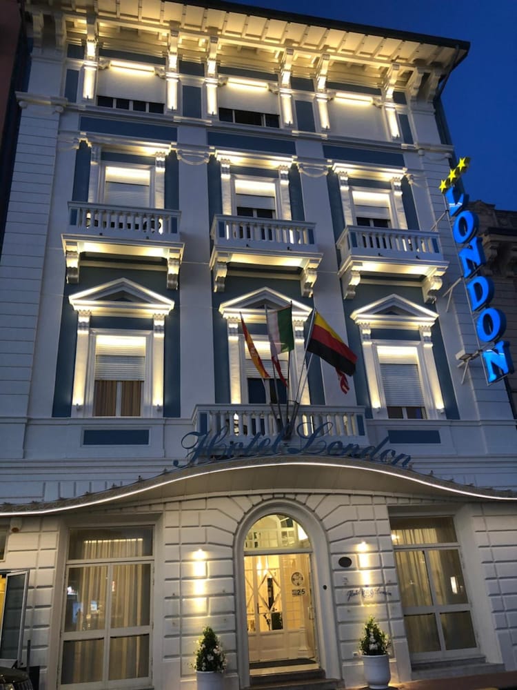 Hotel London - carbon neutral hotel in Viareggio