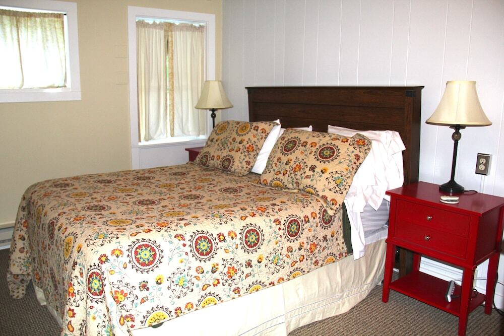 Yellowstone Hot Springs Resort - photo 34