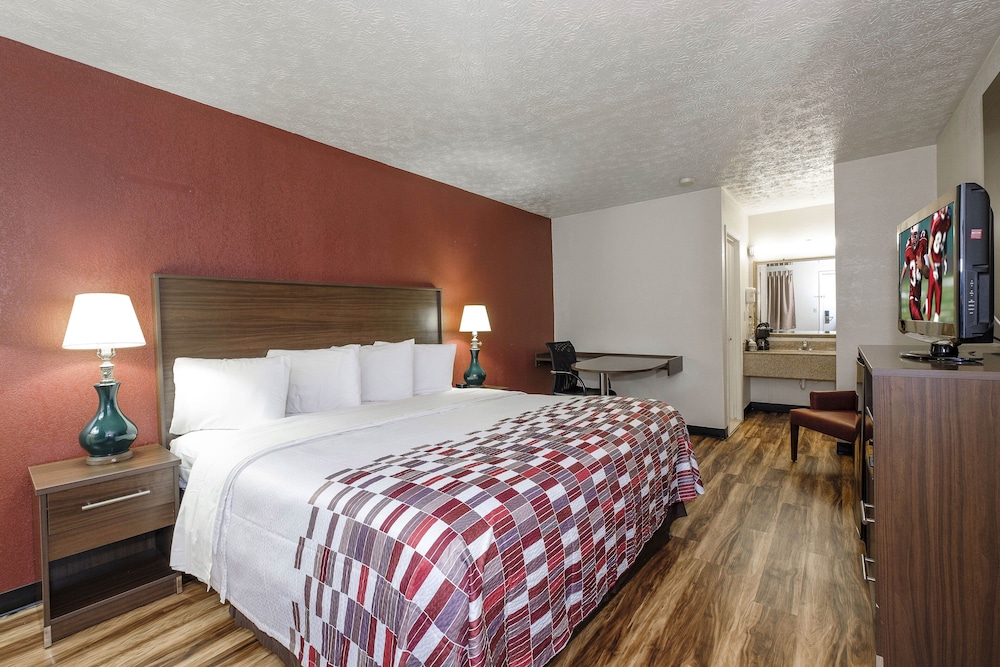 Red Roof Inn Edgewood - photo 9