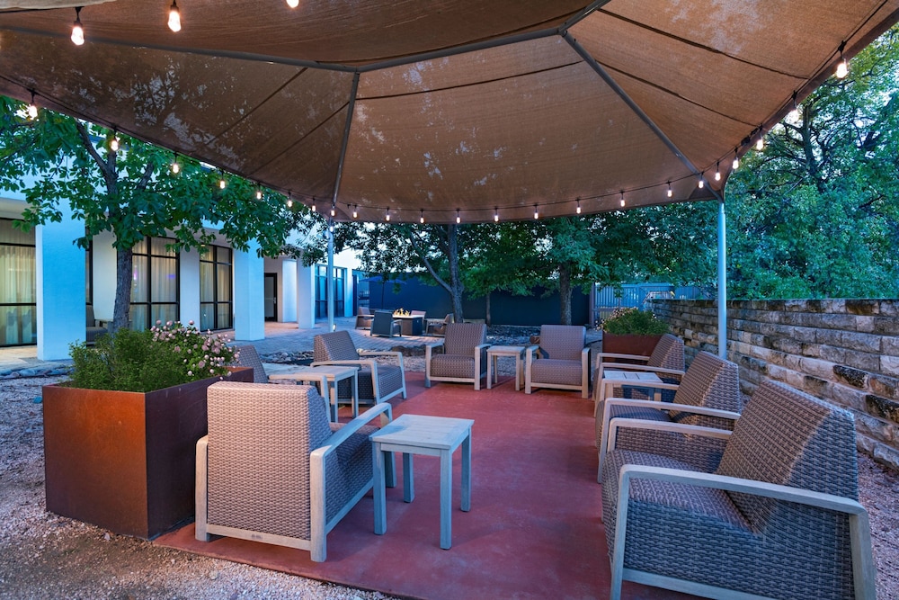 Courtyard by Marriott Austin Airport - photo 19