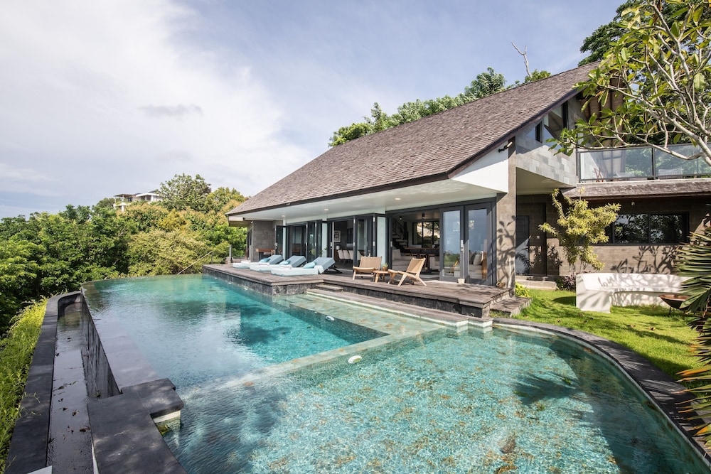 6BR Clifftop Villa 5 Mins to Bingin — 4-Star Luxury Hotel in Pecatu, Indonesia