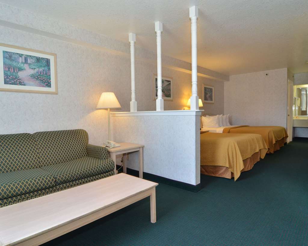 Econo Lodge San Antonio South - photo 25