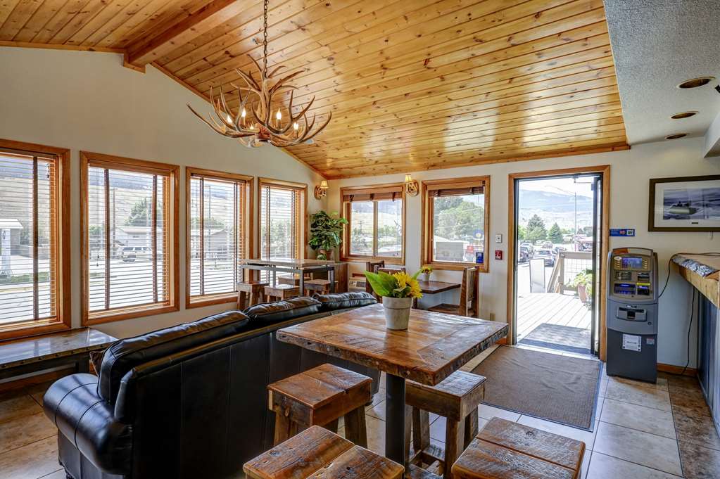 Super 8 by Wyndham Gardiner Yellowstone Park Area - photo 38