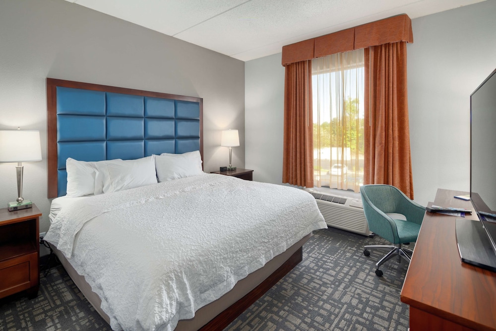 Hampton Inn Louisville Northeast - photo 18