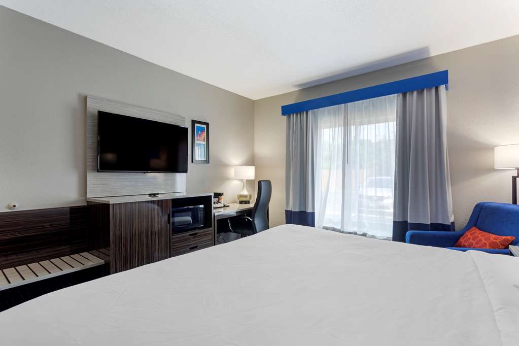 Comfort Inn & Suites Memphis East - photo 9