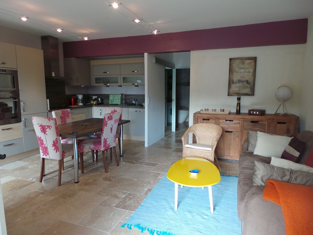 Esquillon Village — 4-Star Luxury Hotel in Saint-Paul-De-Vence, France