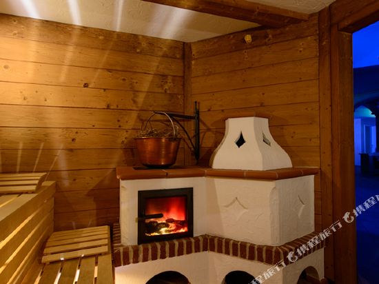 Fitness & Recreational Facilities