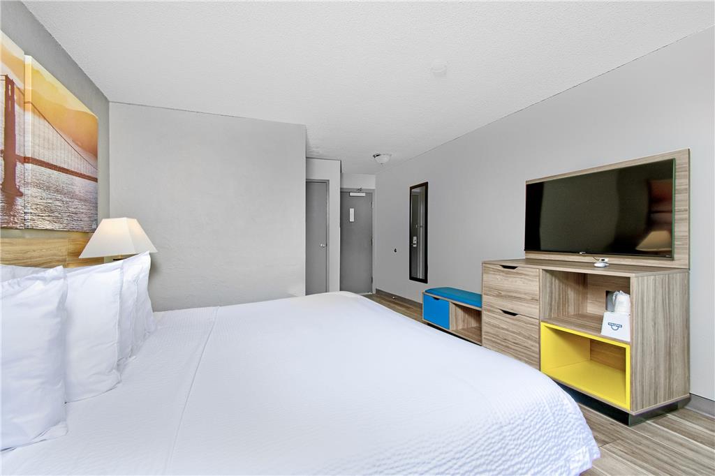 Days Inn by Wyndham Novato San Francisco - photo 34