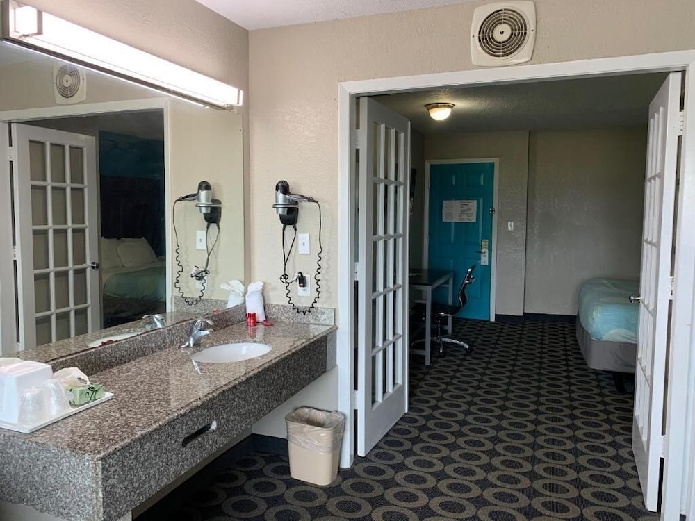 SureStay Hotel by Best Western San Antonio Northeast - photo 12