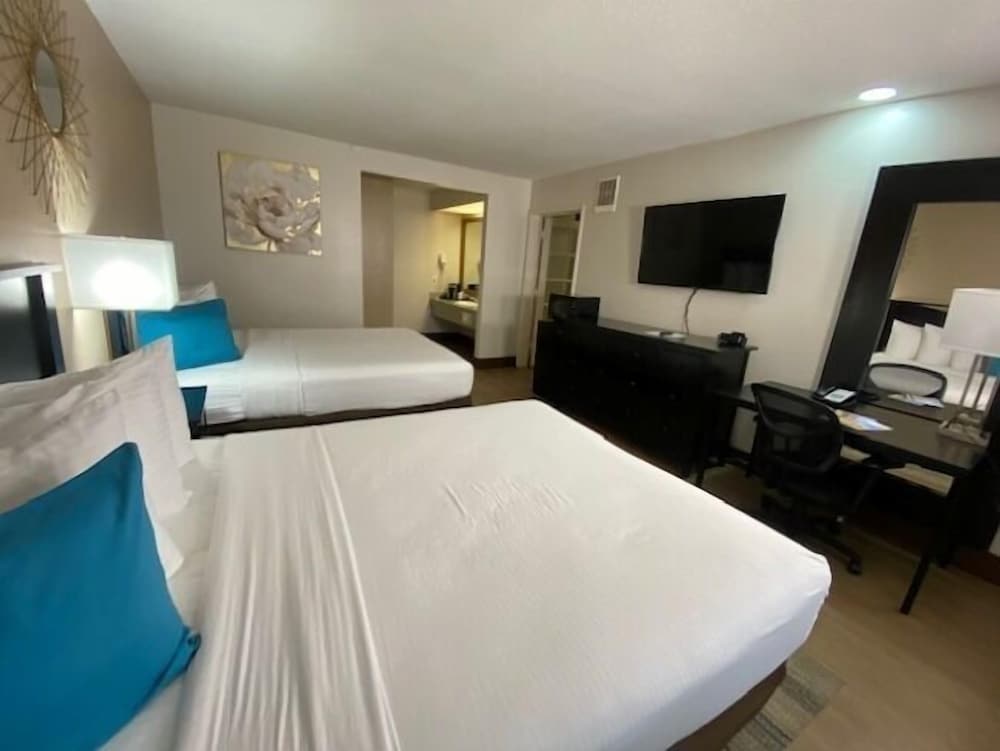 Stanford Inn & Suites Anaheim in Anaheim, United States