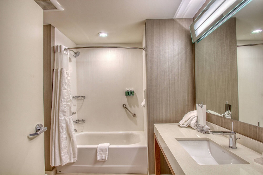 Courtyard by Marriott Fargo - photo 25
