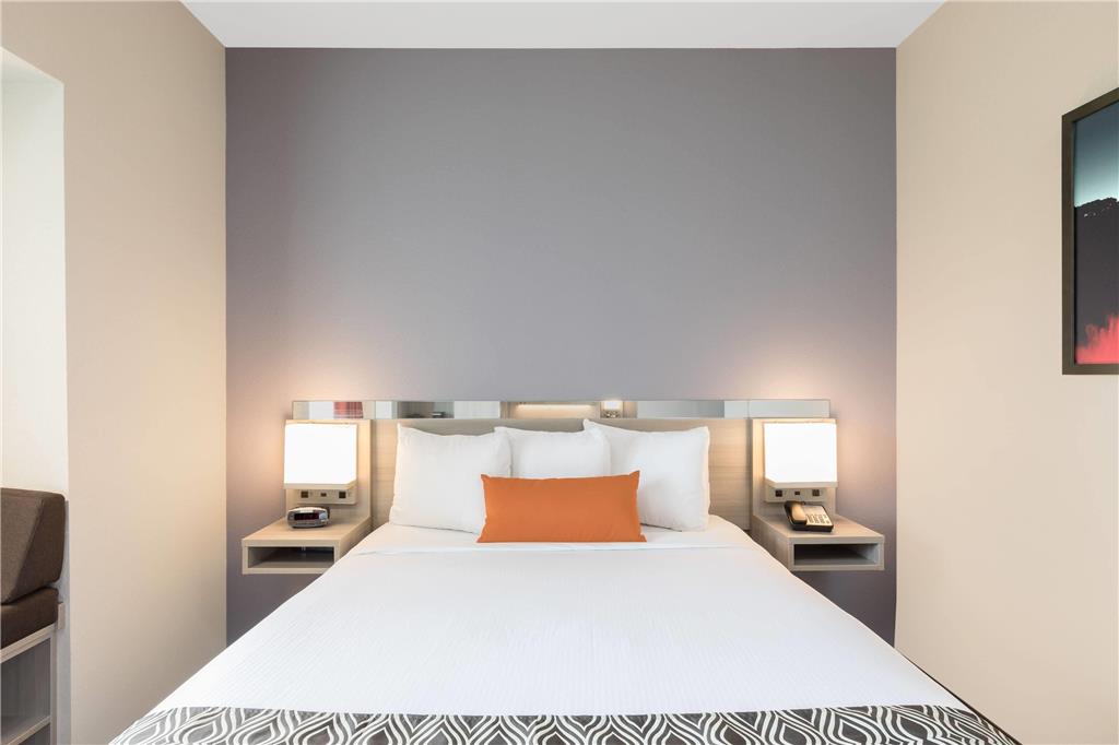 Microtel Inn & Suites By Wyndham Perry - photo 12