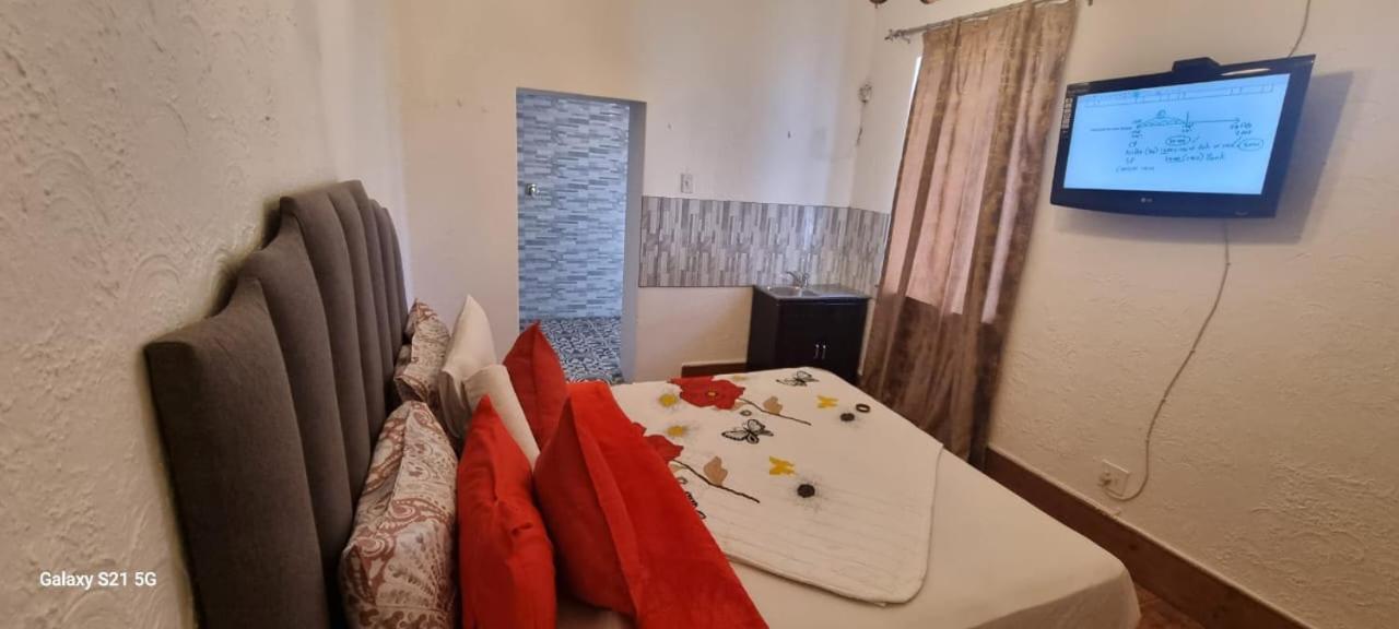 Neo & ruks guest house Boston