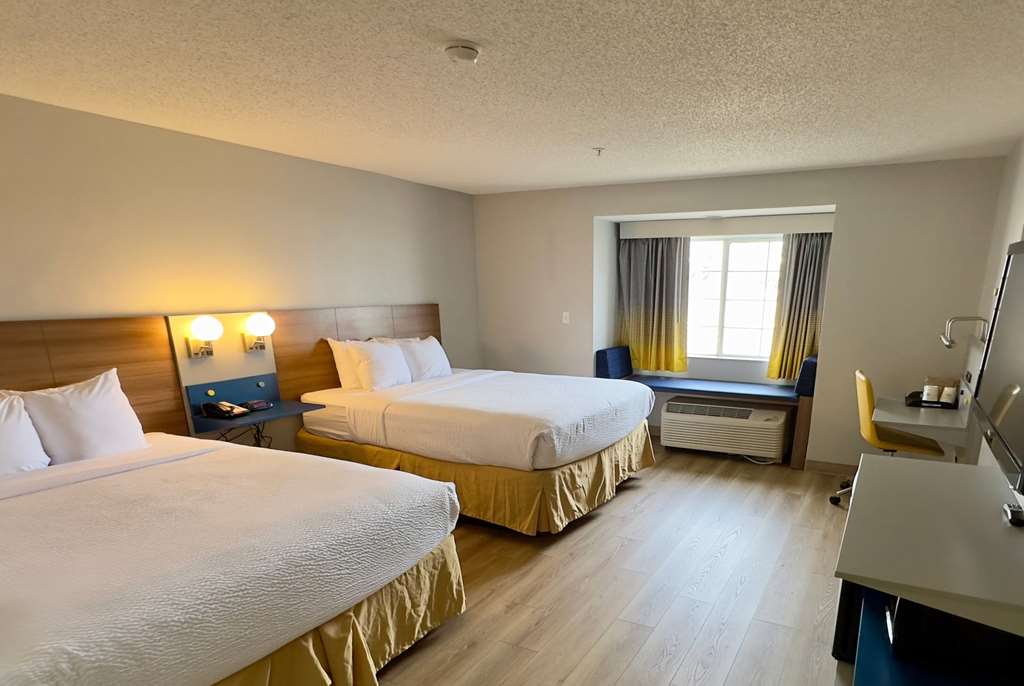 Microtel Inn & Suites by Wyndham Denver Airport - photo 6