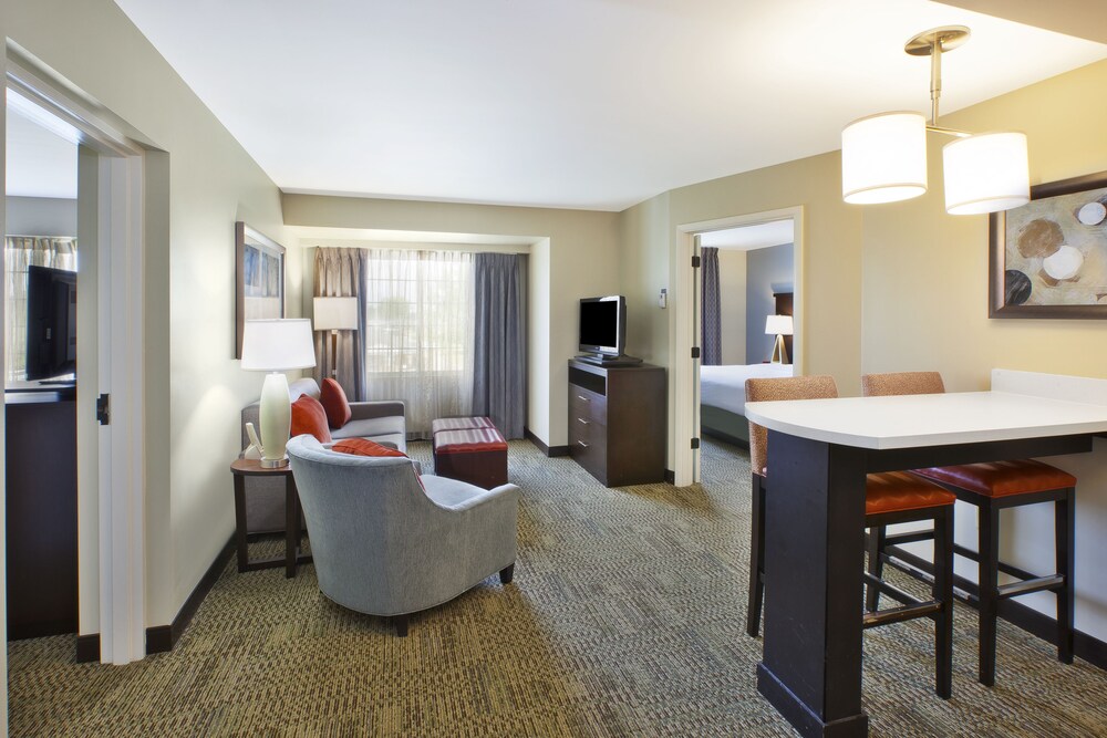 Staybridge Suites Cleveland Mayfield Heights Beachwood by IHG - photo 19