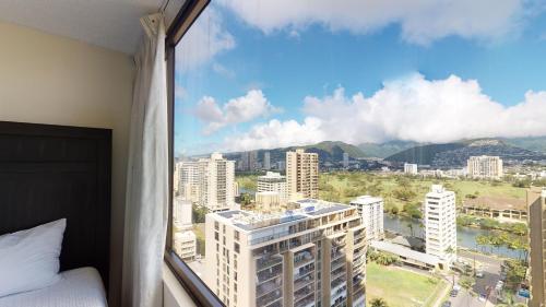 Updated 22nd Floor Waikiki Condo Free parking & WiFi Ideal for large family by Koko Resort Vacation Rentals - photo 12