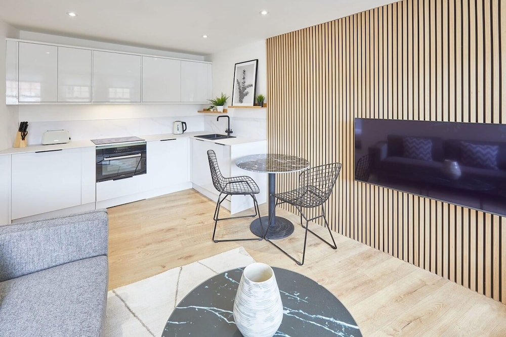 Host Stay Simply Scandi Golden Lion Apartments