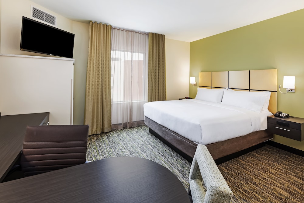 Candlewood Suites Lenexa Overland Park Area - photo 2