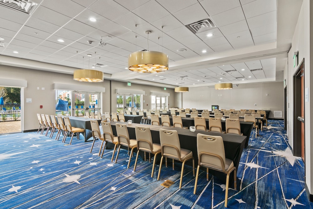 Holiday Inn Express & Suites Orlando Lake Buena Vista by IHG - photo 26