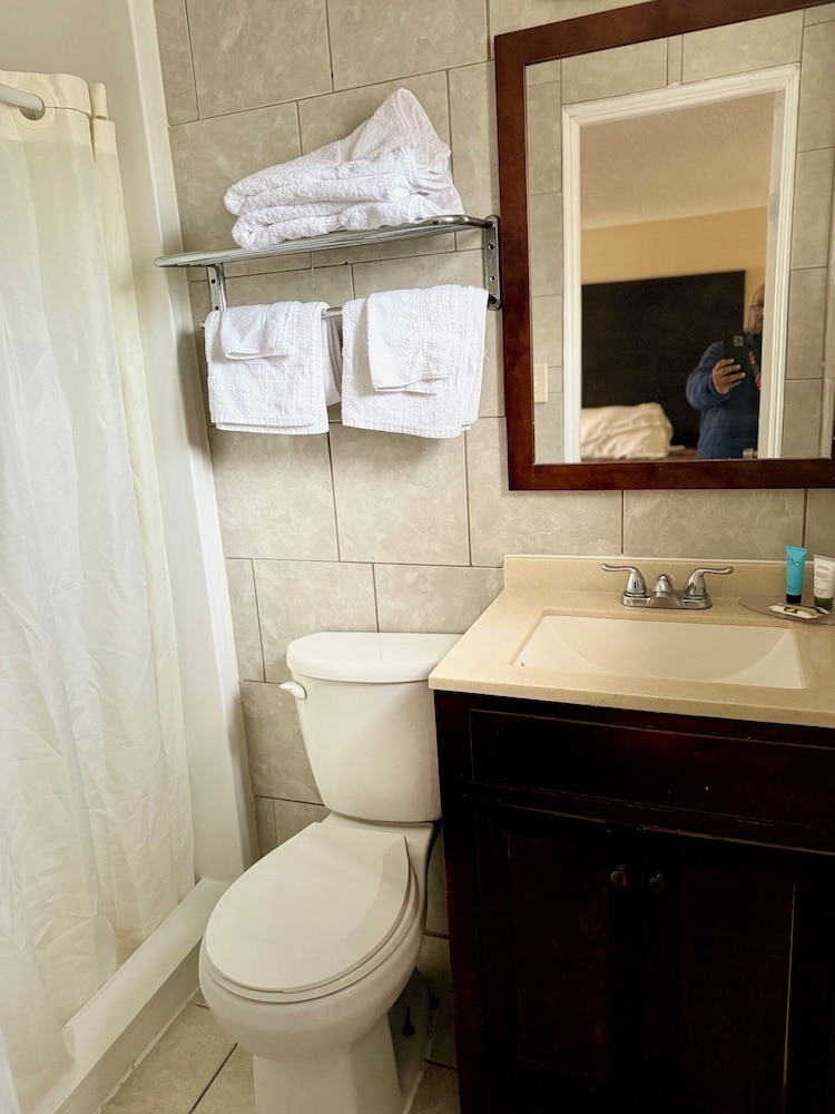 Gratiot View Motel - photo 55
