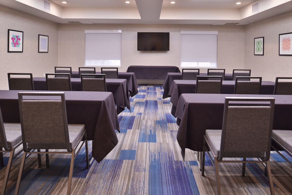 Holiday Inn Express Stockton Southeast by IHG - photo 37