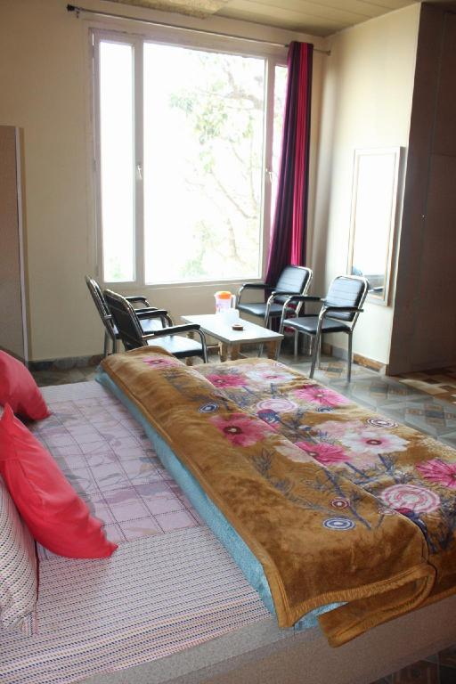 Hotel Sunrise Inn Restaurant Kanatal — Chamba