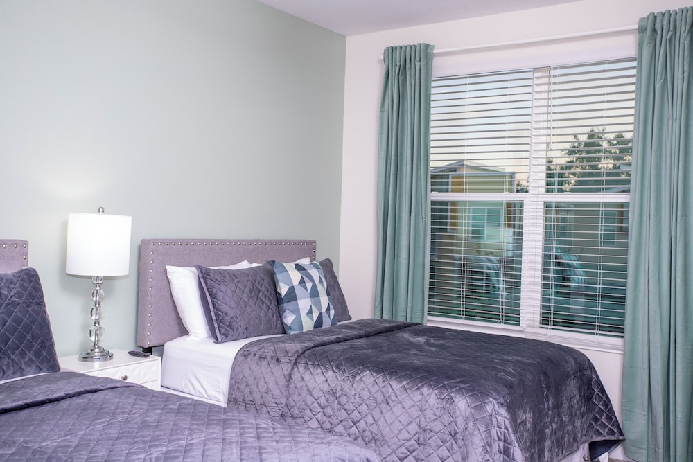 Gorgeous 5 Bd Home Close to Disney Storey Lake Resort 2734 - photo 44