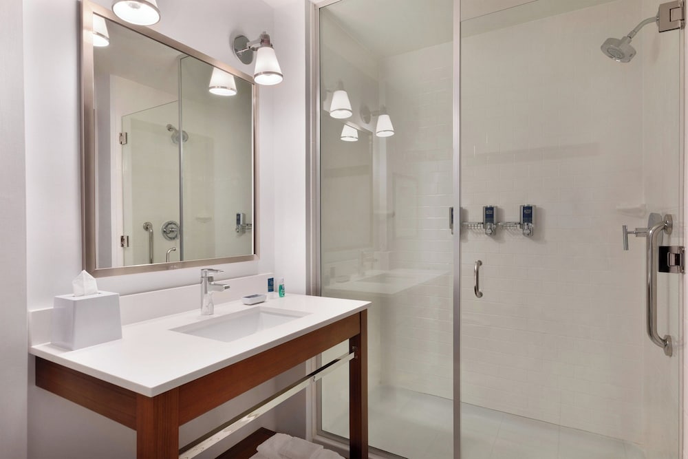 Four Points by Sheraton Fargo Medical Center - photo 19