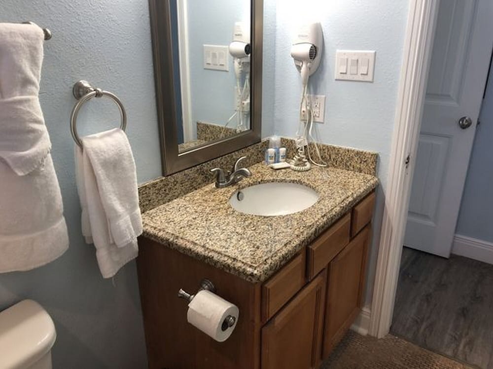 Beachgate CondoSuites & Motel - photo 104