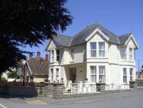 Ty Parc Guest House — 4-Star Luxury Hotel in Cardigan, United Kingdom