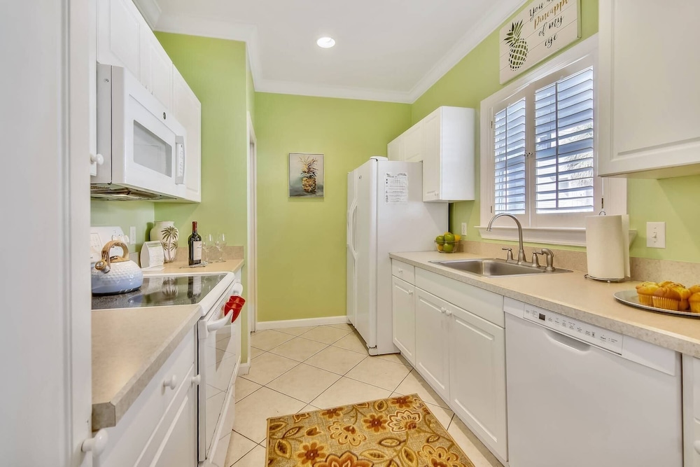 Coral Palm by Avantstay Key West Walkable Gated Community & Shared Pool - photo 22