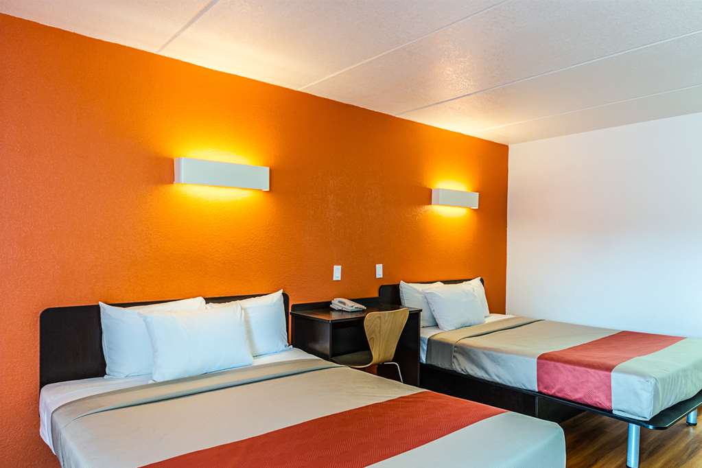Motel 6 Cleveland TX - photo 13
