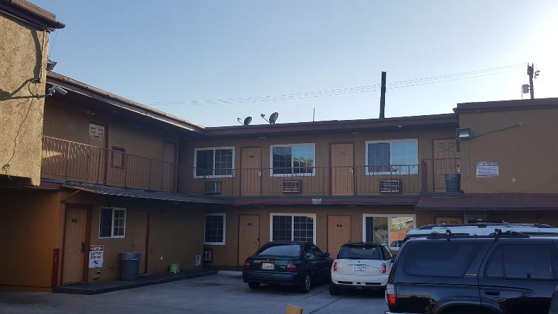 Central Inn Motel on 41 Street - photo 12