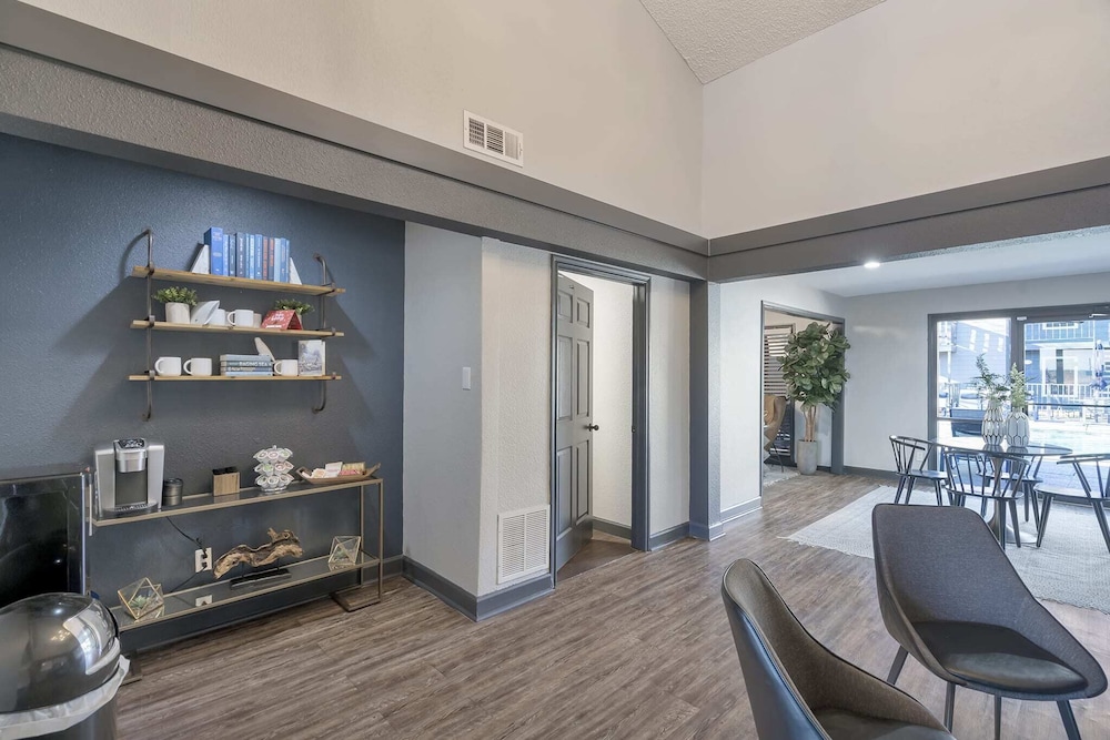 Relaxing Quaint 1BR in Heart of Midland - photo 36