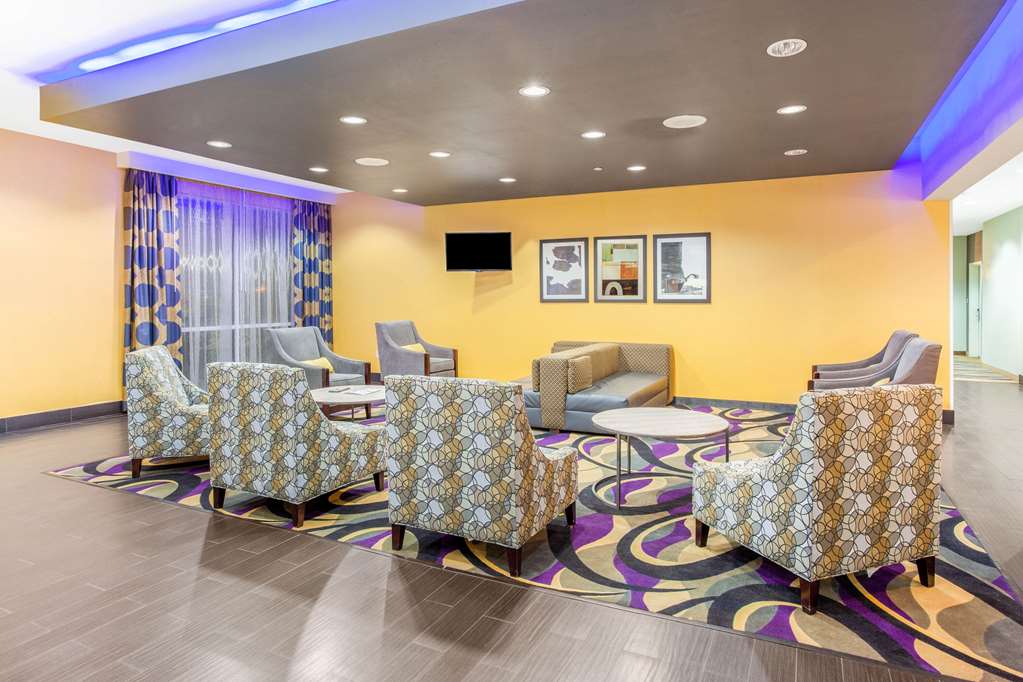 La Quinta Inn & Suites by Wyndham Luling - photo 5